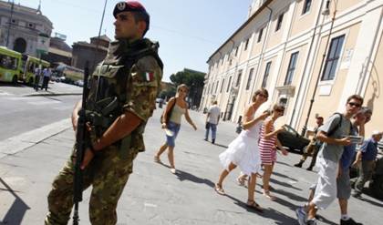 În următoarele luni, italienii ar putea fi păziţi înzecit împotriva actelor criminale ale imigranţilor